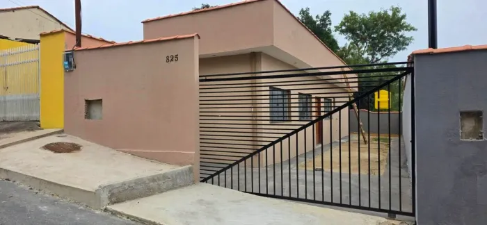 Casa para Venda em Resende, Monet, 2 dormitórios, 1 banheiro, 5 vagas