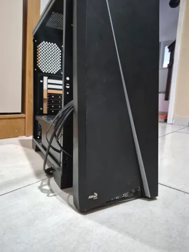 Gabinete Aerocool Cylon Rgb