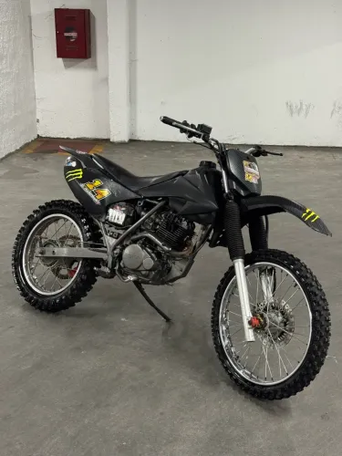XL 200 de trilha, pronta pra acelerar