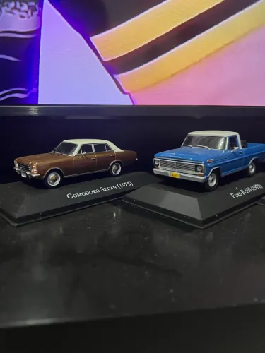 Coleção de Carrinhos Miniatura de Metal