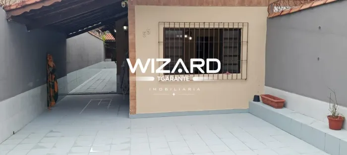 Casa de 84,20m² com 2 quartos, 1 suíte e 2 vagas de garagem lado praia em Mongaguá