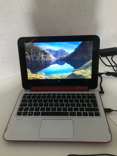 Notebook 2-em-1 HP Pavilion x360 (11.6") - Versátil e em bom estado!