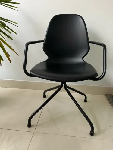 Cadeira preta