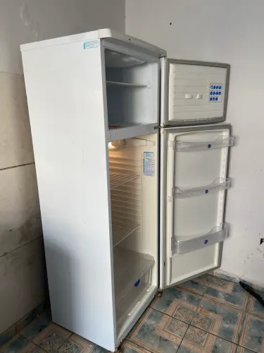 Geladeira 350 L