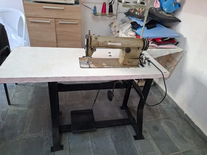 Máquina de costura reta industrial mod yomata