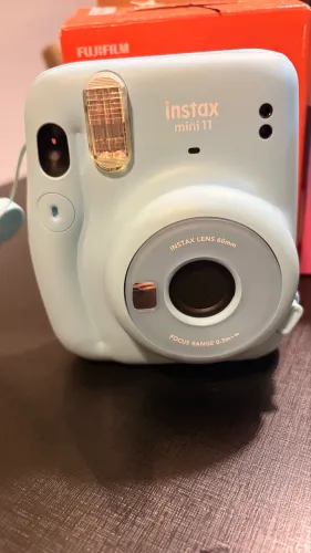 Câmera + Bolsa Instax Mini 11 impecável 