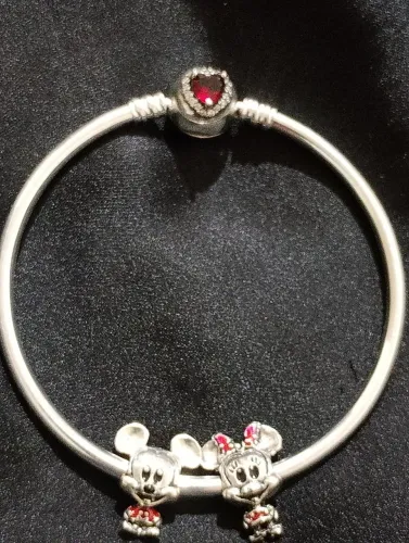 Pulseira fecho bolinha com coração em Zircônia e berloques Mickey e Minnie em Prata