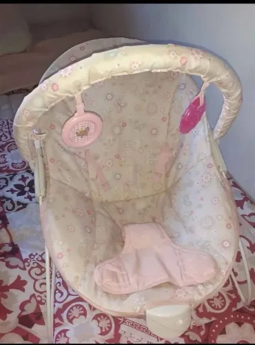 Vendo cadeirinha de descanso vibra e toca