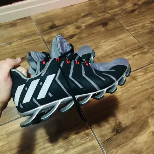 Springblade Adidas TAMANHO 37