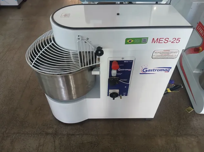 Amassadeira Masseira Espiral Gastromaq Mes 25kgs 