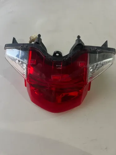 Lanterna Traseira Completa Pcx 150 16/18 Original Usada