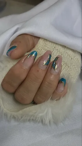 UNHAS EM GEL