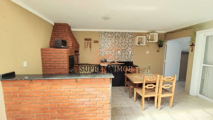 Casa sobrado com porteira fechada à venda, condomínio Golden Park Sigma