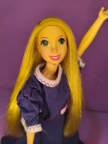 Boneca Rapunzel como nas fotos 