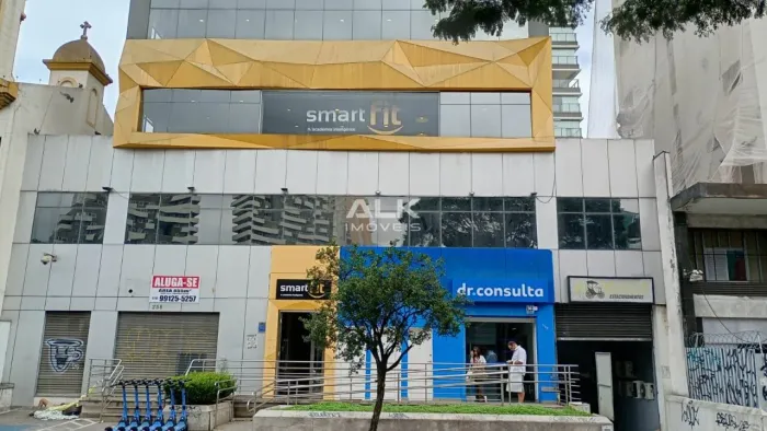 Loja 455 m² paraíso , estacionamento 4 vagas , rua de grande movimento