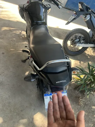 Vendo essa moto