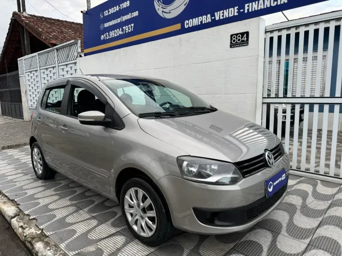 Volkswagen Fox 1.6 MI Total Flex 8V 5P 2013