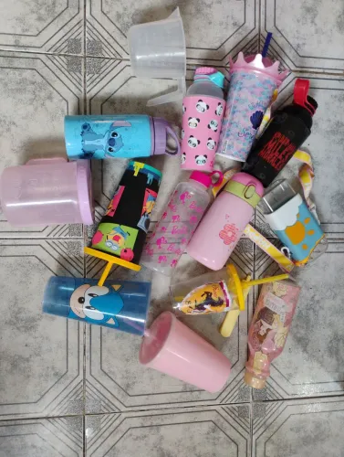 Vendo lote de garrafas infantil