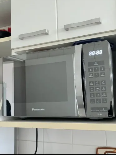 "Micro-ondas Panasonic Style 32L Espelhado em excelente estado.