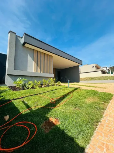 Casa rica em armarios no Cond Quinta da Mata 2 | Imobiliária Rosa e Rangel