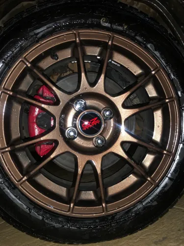 Roda aro 15 com pneus