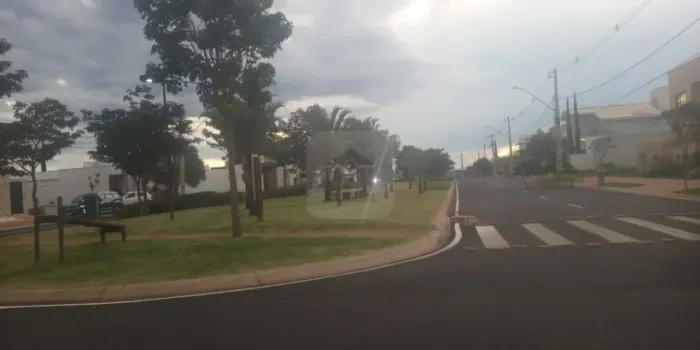 Terreno Em Condomínio Fechado Bairro Novo Mundo
