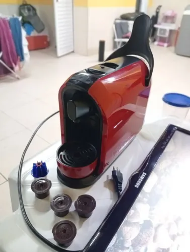 Cafeteira Expresso Multicápsulas - Prática e Compacta<br>? Aproveite essa oportunidade!