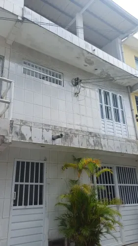 ALUGUEL DE CASA COM COBERTURA 