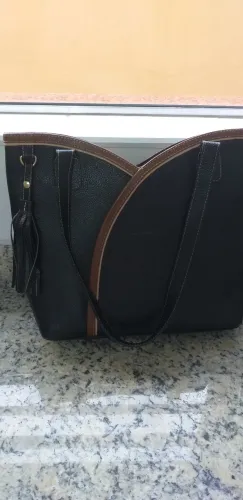 Bolsa de couro legítimo preta da marca Menegati