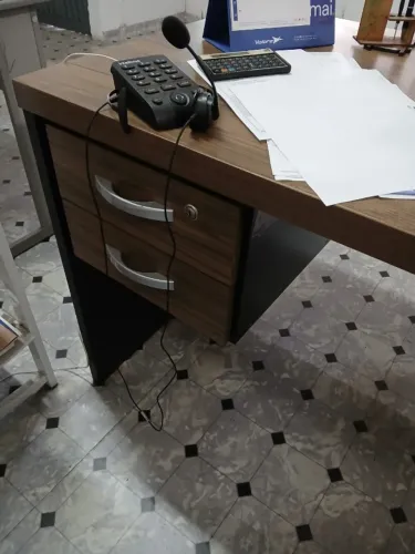 01 Mesa de Escritório