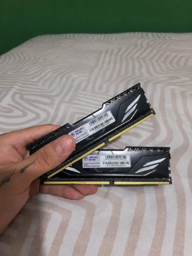 Memória RAM 16GB (2x8GB)