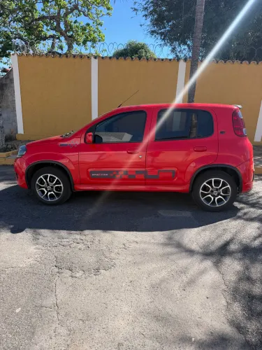 Fiat Uno Sporting 1.4 EVO Fire Flex 8V 4P 2012