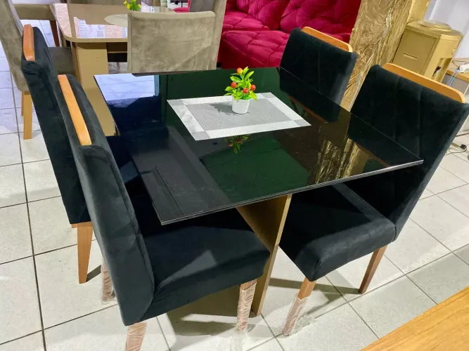 Mesa 4 cadeiras