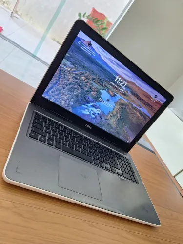Notebook Dell Inspiron v15