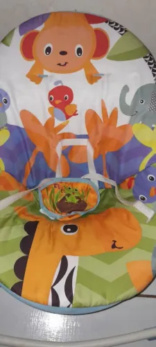 Cadeira balanço musical infantil