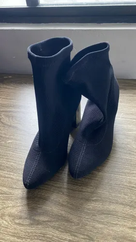 Botas em promoção! Compre 03 por 100 reais!