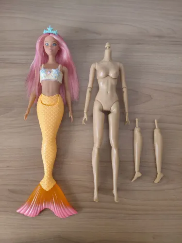 Boneca Barbie Sereia Odile Rosa + Corpo Articulado