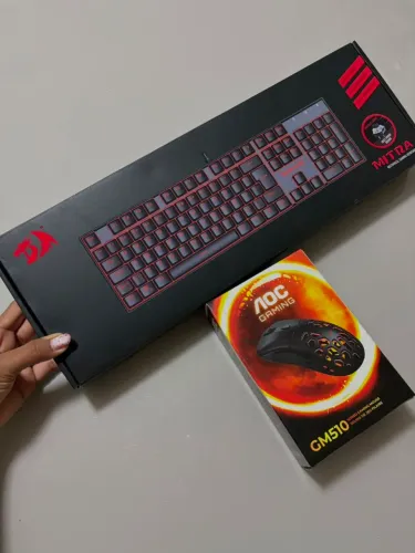 Vendo combo teclado mecânico + mouse gamer (ambos lacrados)