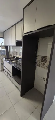Amplo e arejado apartamento no Jardim Atlântico