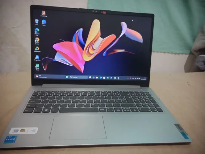 Notebook Lenovo IdeaPad 1 i3 12ª Gen | SSD 256GB | 4GB RAM | Muito Conservado