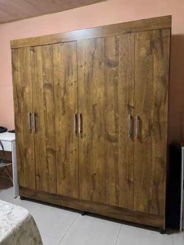 Guarda-Roupa 6 Portas