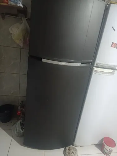 Vendo geladeira olhe a descrição