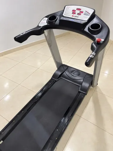 Queima de preços máquinas de musculação com 50% de desconto vem conferir