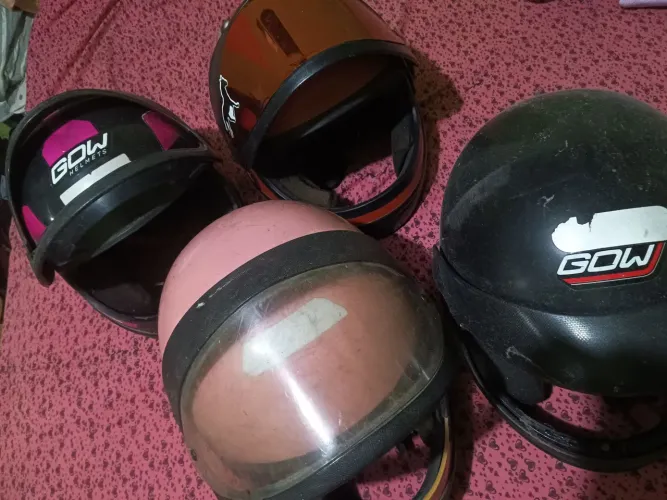 Capacetes usados a venda 