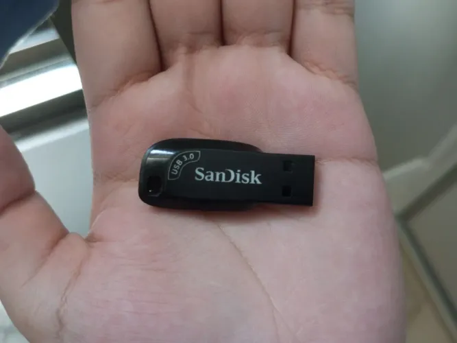 Pendrive SanDisk 32GB com segurança de senha [USADO]