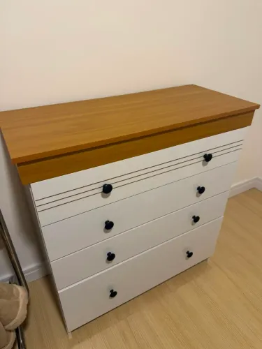 Vende se cômoda