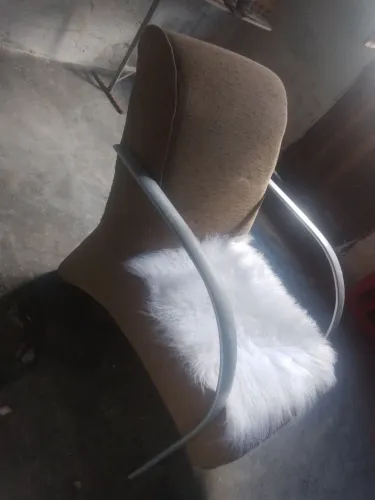 Vendo uma poltrona em perfeito estado falar com Regiane * ou *61