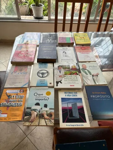 Vendo livros auto ajuda