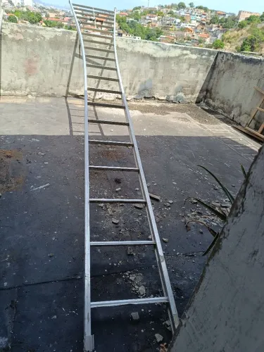 Escada  de alumínio 