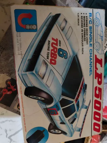 Carrinho CR Lamborghini Countach LP5000
